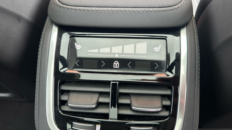 Volvo XC90 2.0 T8 PHEV Ultra Dark 5dr AWD Geartronic Estate